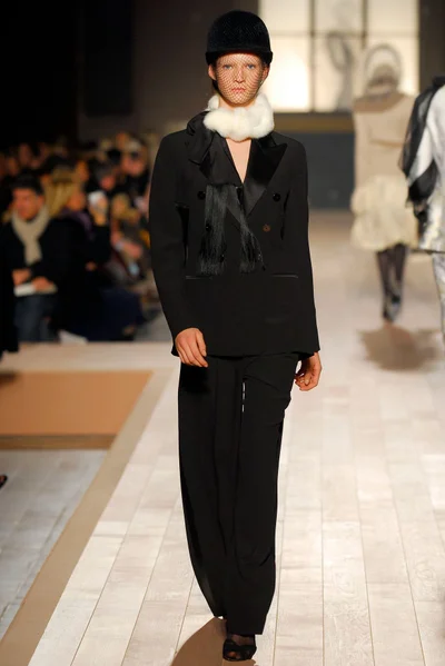 Look 50